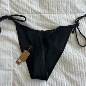 Skims tie side bikini bottom in size medium